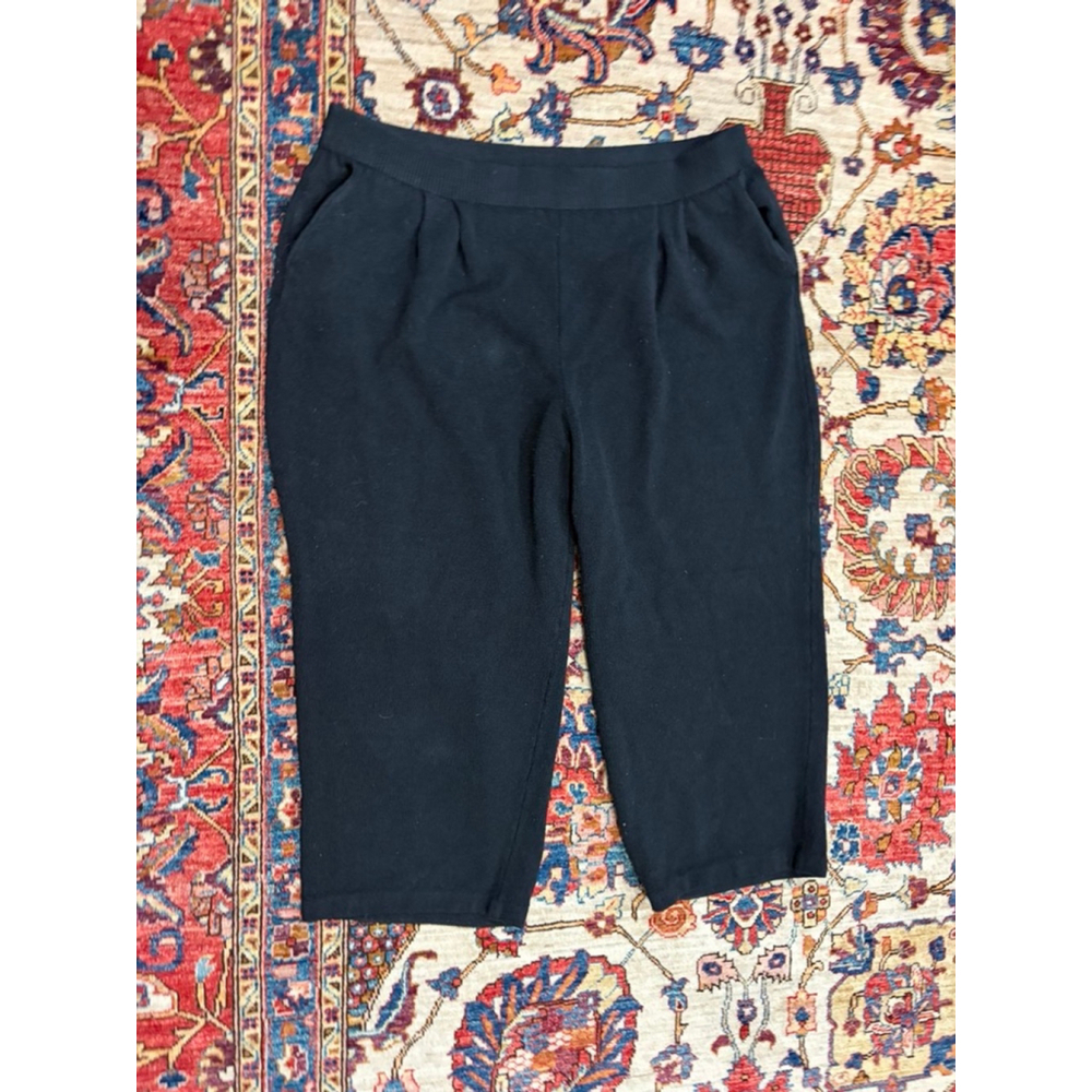 St John Basics Black Knit Pull On Capri Pants Women’s Size 12 Stretch